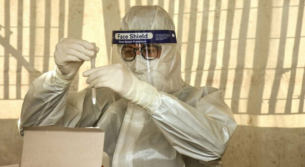 Coronavirus, più tamponi ma è boom di nuovi positivi nelle Marche: sono 585 (più 108 ai test rapidi)