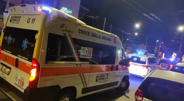 Un'ambulanza della Croce Gialla