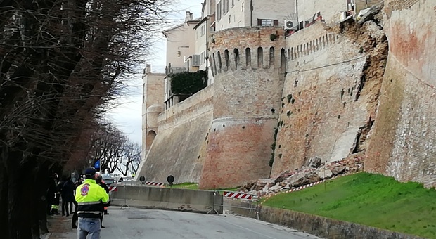 Mura crollate messe in sicurezza, lavori terminati: adesso il centro può tornare a vivere