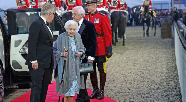 Regina Elisabetta, accoglienza trionfale a Windsor per il Giubileo di Platino