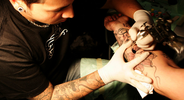 «Tatuaggi, la sicurezza è garantita dalla qualità e dai tanti controlli»