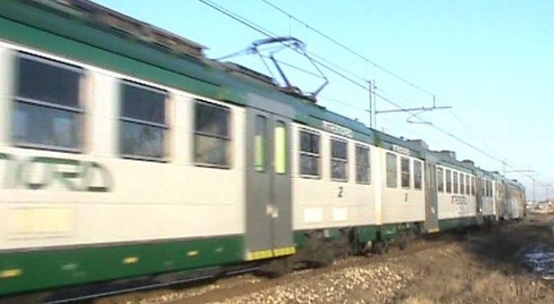 Cremona, annuncio choc sul treno: «Zingari scendete, avete rotto i c...»
