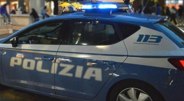 Ancona, nervoso al controllo, 22enne pizzicato con l'hashish: «Ne ho altro a casa»