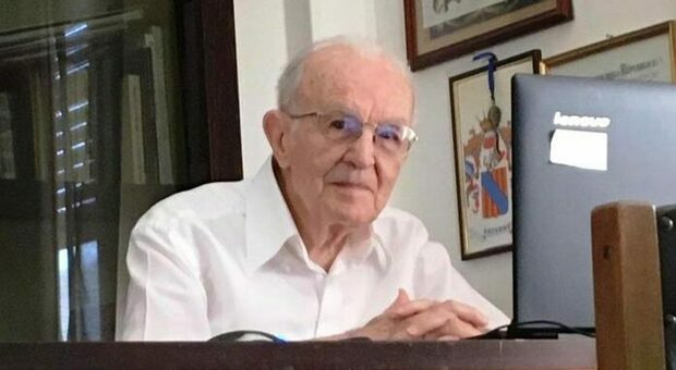 Palermo, nonno Giuseppe si laurea a 97 anni: «Ora la magistrale»