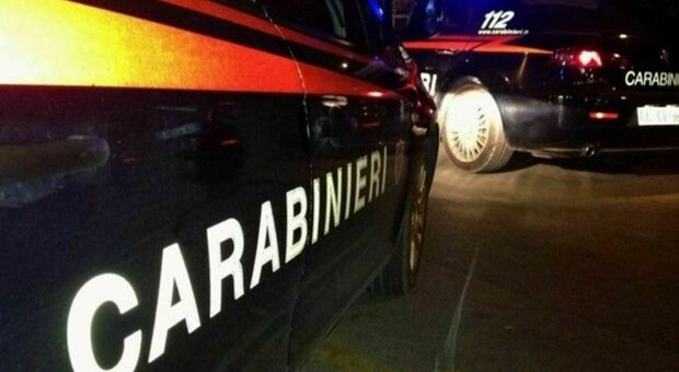 Droga e munizioni in casa, arrestato pusher 35enne di Falconara "incastrato" dal suo tenore di vita elevato
