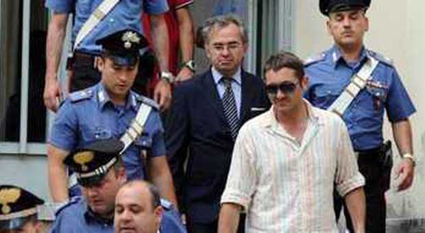 Salvatore Parolisi venerdì all'uscita dalla Procura di Ascoli dopo l'interrogatorio (foto Ansa/Cristiano Chiodi)