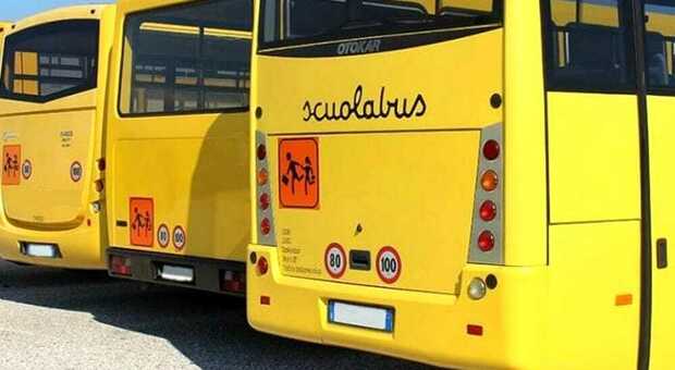 Il targasystem scopre lo scuolabus di Gradara senza assicurazione: scatta la maxi multa