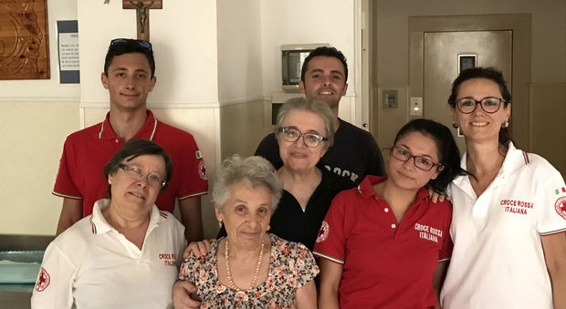La Croce Rossa porta solidarietà alla mensa del povero di Padre Guido