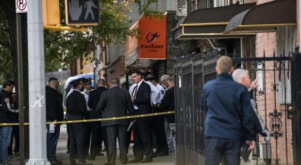 New York, sparatoria in una bisca clandestina a Brooklyn fa quattro morti