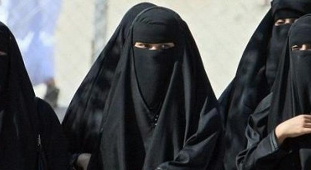 Dal primo agosto burqa proibito in Olanda