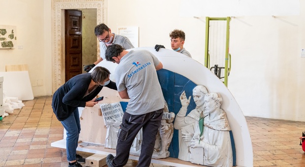 Il restauro della lunetta di Luca della Robbia a Urbino