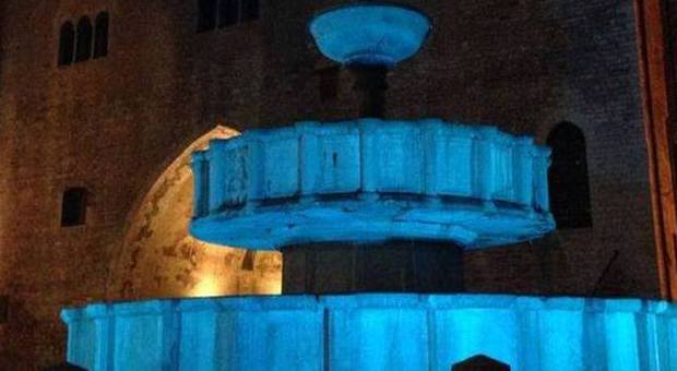 L'autismo colora di blu la fontana di Fabriano