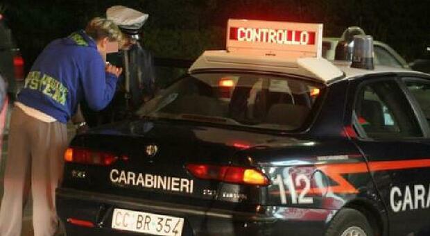 Sballo al volante, movida nel mirino: via le patenti a quattro persone fermate dai carabinieri