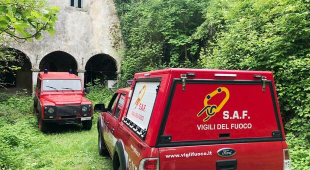 L'intervento dei vigili del fuoco a Rosara di Ascoli Piceno