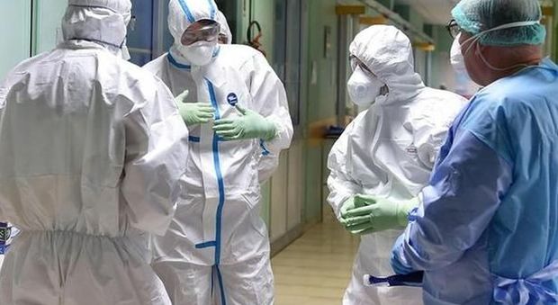 Coronavirus, 145 morti e 675 casi in più (con 9mila tamponi in meno): in Lombardia la metà di contagiati e vittime di oggi