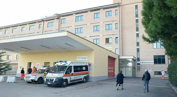 Furibonda lite tra giovani marocchini sul lungomare: uno resta ferito e finisce all ospedale