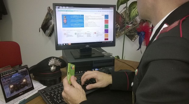 Sant'Elpidio a Mare, il cellulare comprato su internet non arriva mai: presi i truffatori