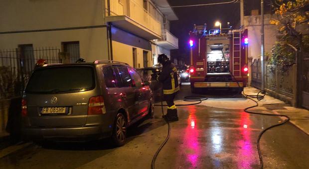I vigili del fuoco hanno spento l'incendio in un appartamento a Castelferretti di Falconara