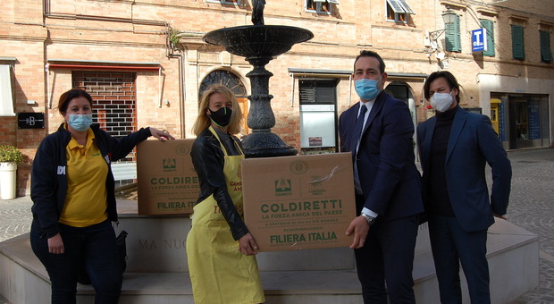 Coldiretti Ancona, a 9 famiglie di Castelfidardo i pacchi della solidarietà di Campagna Amica