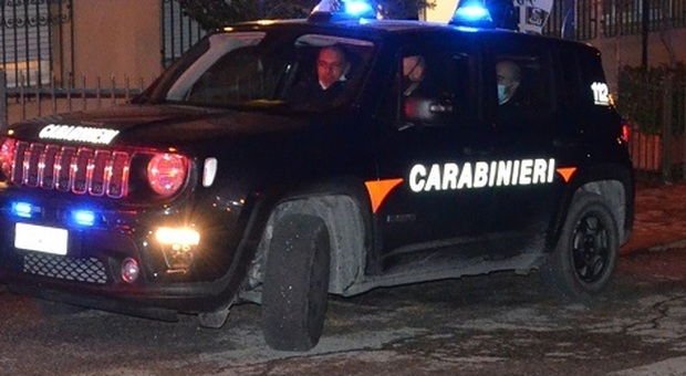 Sassofeltrio, pugno in faccia al carabiniere e fuga da brividi sulla Jaguar: due arrestati, sospeso il reddito di cittadinanza