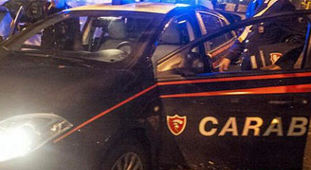 La moglie chiama i carabinieri, il marito aggredisce un militare: in manette un 36enne albanese