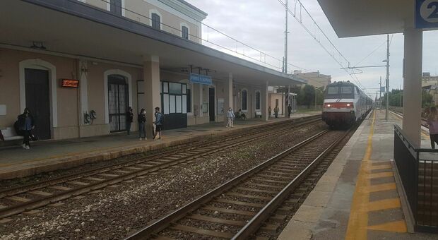 Ferrovia, sindaci contro l'arretramento a stralci: «Si penalizza il sud delle Marche»