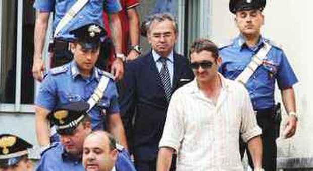 Salvatore Parolisi scortato dai carabinieri