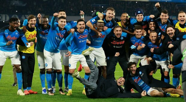 L'esultanza degli azzurri dopo il Napoli-Juventus 5-1