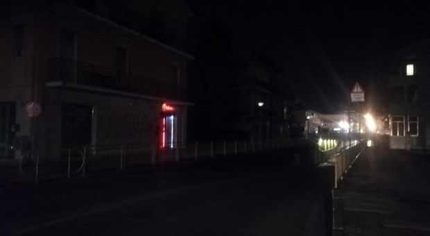 San Benedetto, torna l'incubo blackout: due quartieri sprofondano nel buio