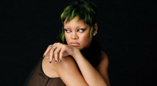 Rihanna è la cantante più ricca al mondo, ma senza musica: miliardaria grazie alla lingerie