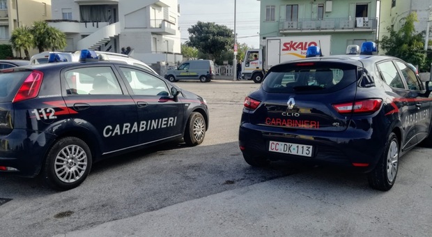 Porto Sant'Elpidio, cercano droga, trovano soldi e pistole: arrestata la moglie del detenuto