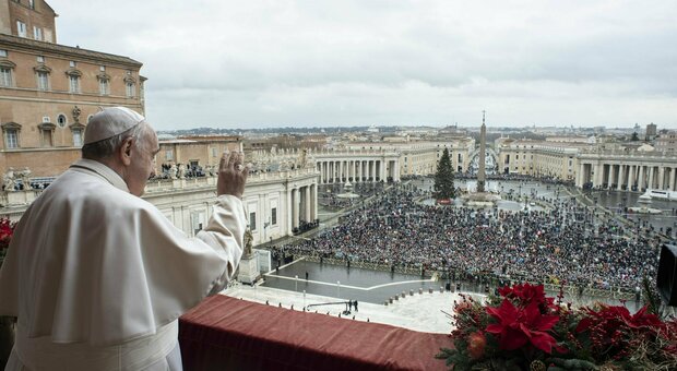 La benedizione Urbi et Orbi di Papa Francesco nel giorno di Natale