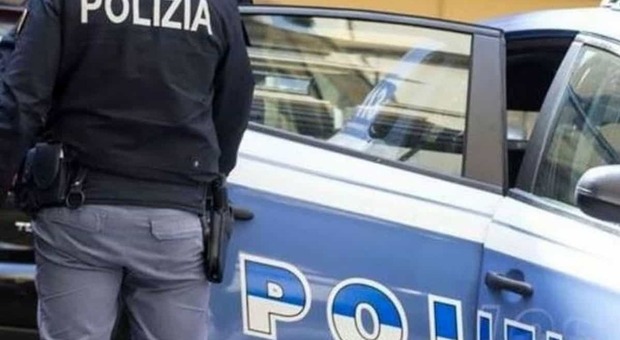 Poliziotto spara e ferisce un 18enne che aveva litigato con suo figlio. L'agente arrestato dai carabinieri
