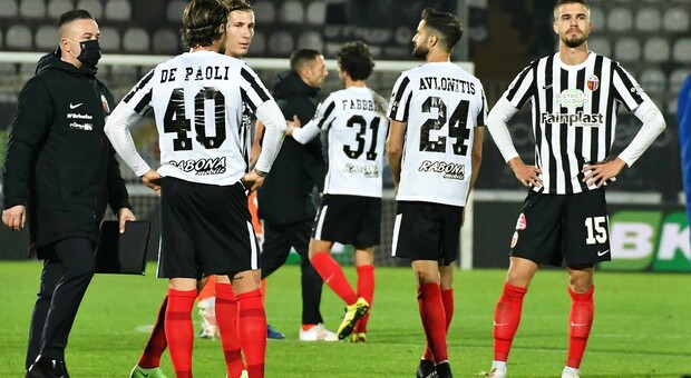 Dionisi su rigore risponde a Masucci: l'Ascoli conquista un punto sul campo del Pisa capolista (1-1)