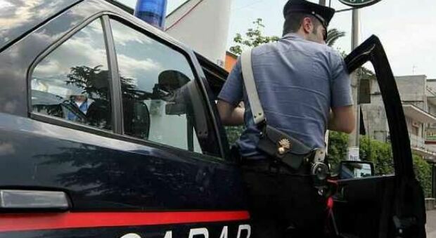 Colpo in banca a Camerano, i banditi entrati dalle finestra: fuga con il malloppo di 140mila euro