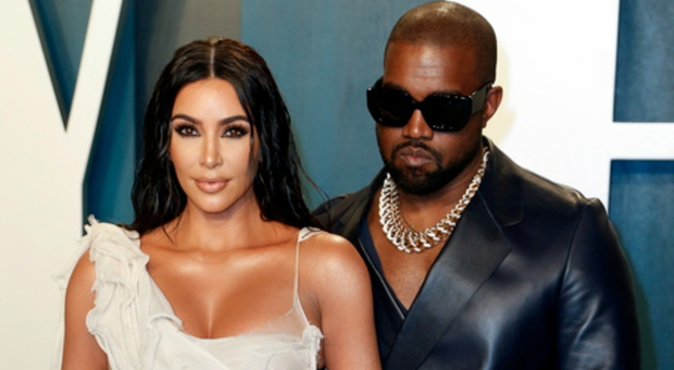 Kanye West: «Sono dipendente dal porno, ha distrutto la mia famiglia». Confessione choc sulla rottura con Kim Kardashian
