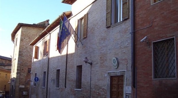 La cittadinanza onoraria di Urbino alla Guardia di finanza per meriti storici: domani il consiglio comunale vota la delibera. La sede del comando in via Bramante