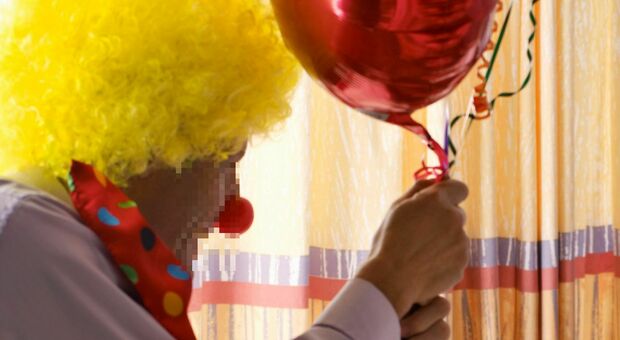 Clown Paperone: «Donate ai piccoli malati», poi fugge con i soldi Raggiri in tutt'Italia