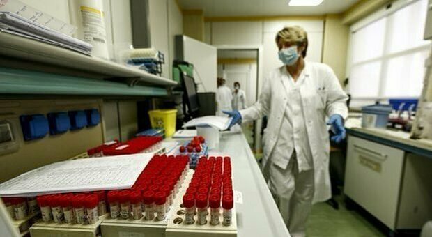 Allarme rosso Coronavirus nelle Marche: i nuovi contagiati salgono a 17. Preoccupa il focolaio nel Pesarese