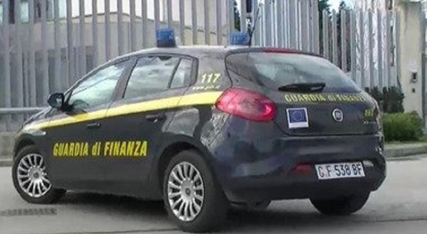 Ancona, task force della Guardia di Finanza: scoperti quattro lavoratori "in nero" ed evasioni per oltre 360mila euro