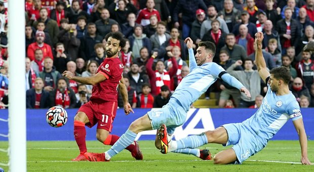 Salah illumina, Foden inventa: è 2-2 tra Liverpool e Manchester City