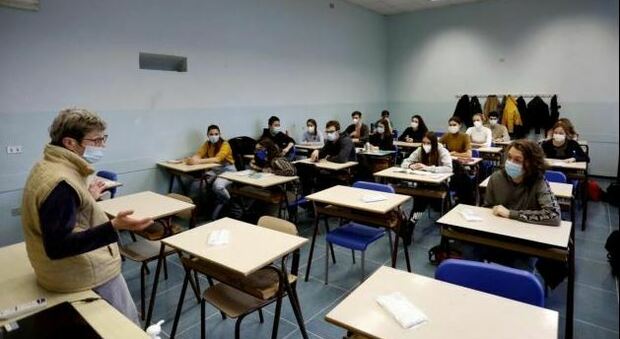 Covid, allarme focolai nelle scuole in Lombardia: classi in dad quasi triplicate in due settimane
