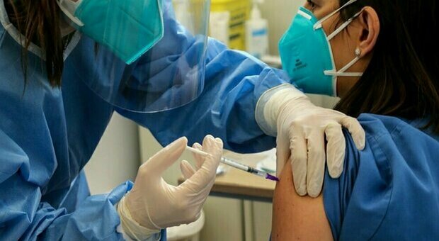 Vaccino, Comitato Biosicurezza del Governo: sì all'obbligo