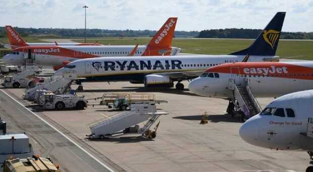 Aerei low cost, è finita un'era? Da Ryanair a EasyJet i conti non tornano (e i prezzi aumenteranno sempre più)
