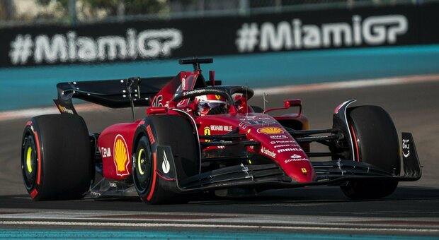 F1, Gp Miami: Leclerc in pole, prima fila Ferrai con Sainz secondo. Verstappen in terza posizione