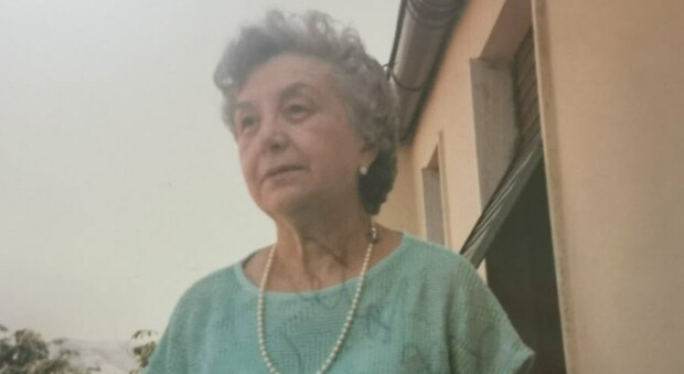 Una professoressa d acciaio: compie 102 anni Anna Maria Farina, insegnante di lettere alle Magistrali