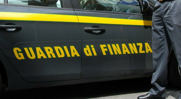 False griffe, indagini da Lucca a Macerata: sequestro per un milione di euro. Tra i brand contraffatti Chiara Ferragni e Chanel