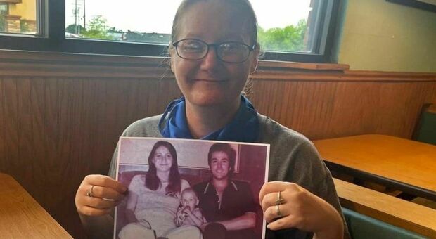 Ritrovata Baby Holly, 42 anni dopo l'omicidio dei genitori: vive in Texas e ha cinque figli