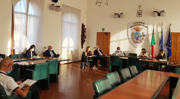 Esalazioni a Castelferretti, il sindaco presenta un esposto alla Procura di Ancona