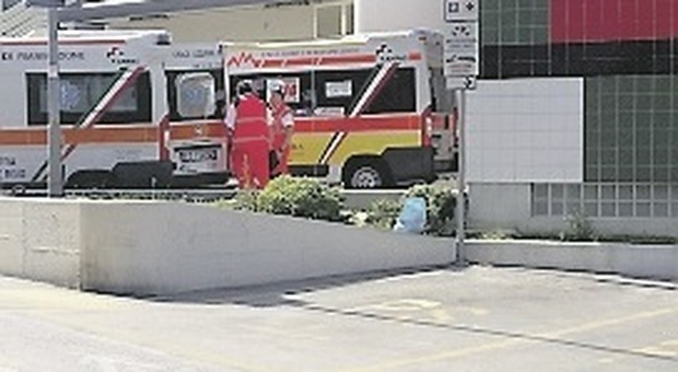 Porto Sant'Elpidio, maxi rissa tra donne per le puzze della caldaia: due ferite